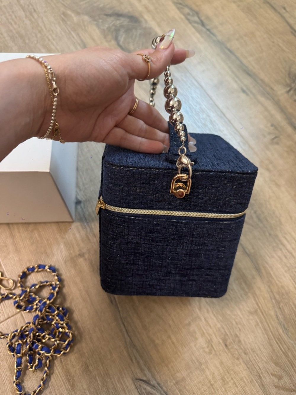 CHANEL Blue Quilted Cosmetics Case with Gold Logo - Picture 4 of 6